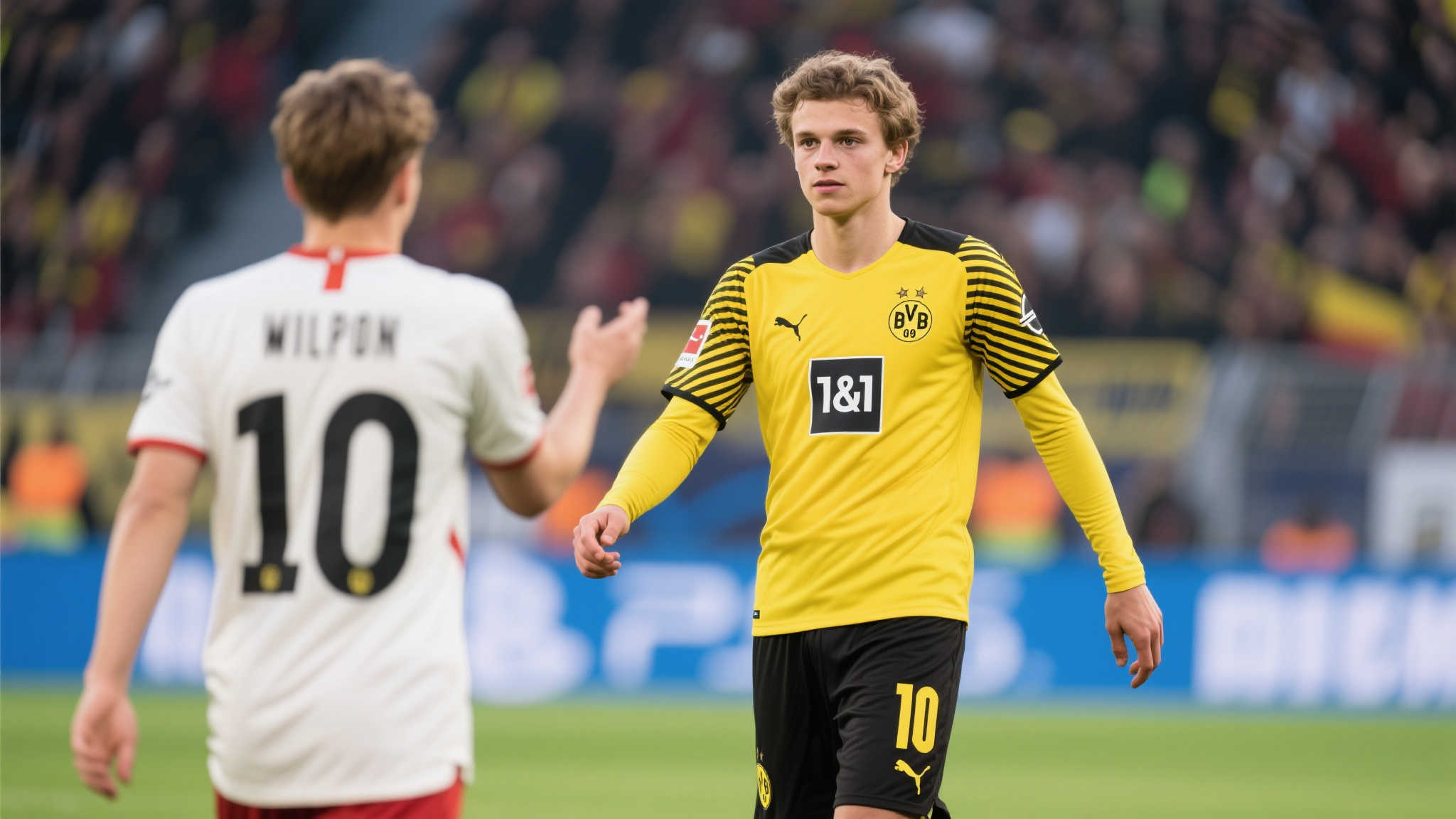 在球迷的期待中，很多人猜测他可能会选择10号，因为